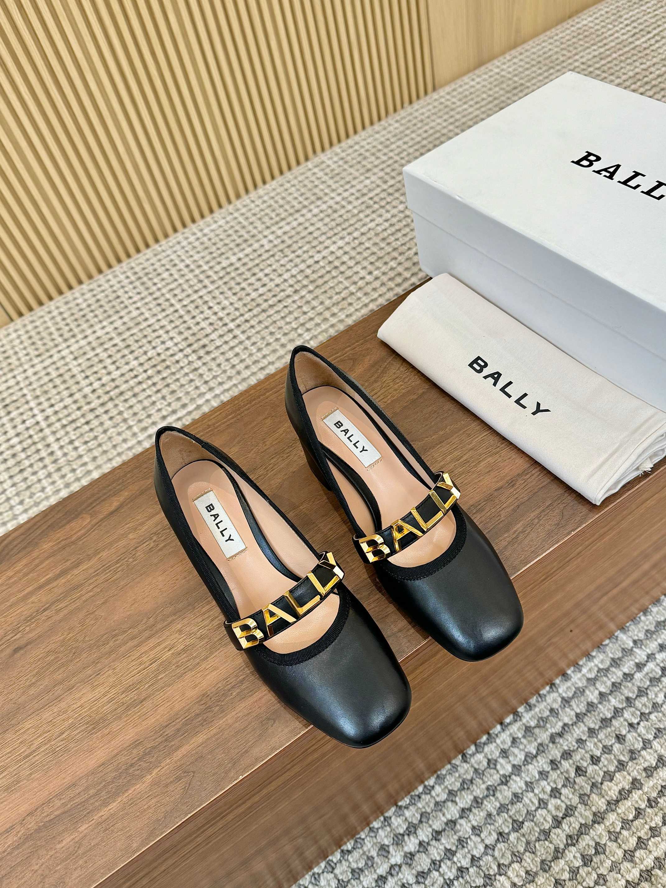 NO:229959,Bally's new spring and summer women's shoes, customized matte mixed-bred sheepskin, customized A-grade grain goatskin, outsole, two-color genuine leather outsole, size 35-40, heel height 6cm, single shoes, bally, sheepskin, Leather soles19860909巴利Bally春夏新款女鞋 面料定制哑光混种羊皮 内里定制A级粒面山羊皮 大底双色真皮大底 码数35-40 跟高6cm,单鞋,bally,sheepskin,Leather soles,Women's Shoes