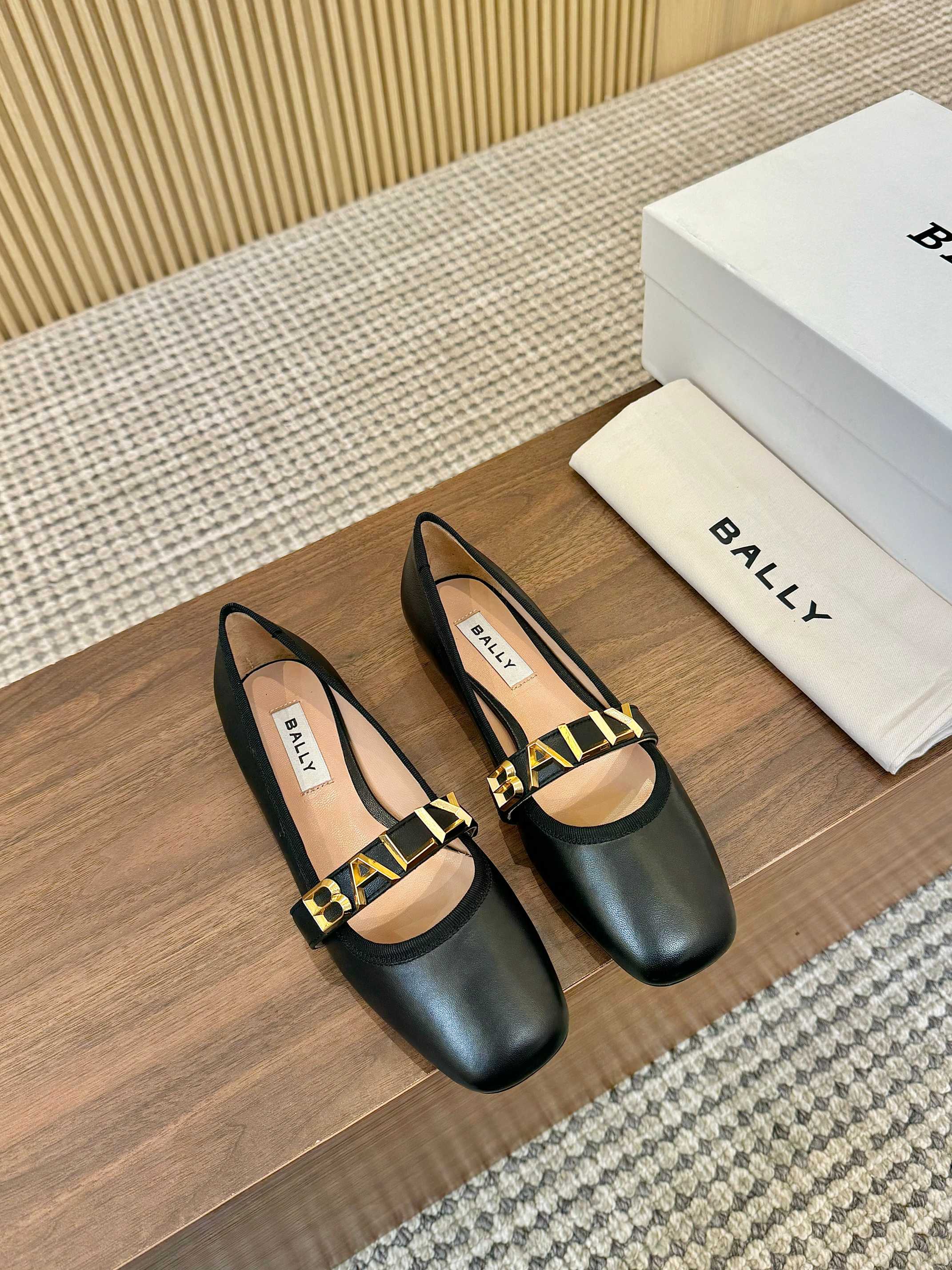 NO:229962,Bally's new spring and summer women's shoes, customized matte mixed-bred sheepskin, customized A-grade grain goatskin, outsole, two-color genuine leather outsole, size 35-40, heel height 0.8cm, single shoes, bally, sheepskin, Leather soles19860909巴利Bally春夏新款女鞋 面料定制哑光混种羊皮 内里定制A级粒面山羊皮 大底双色真皮大底 码数35-40 跟高0.8cm,单鞋,bally,sheepskin,Leather soles,Women's Shoes