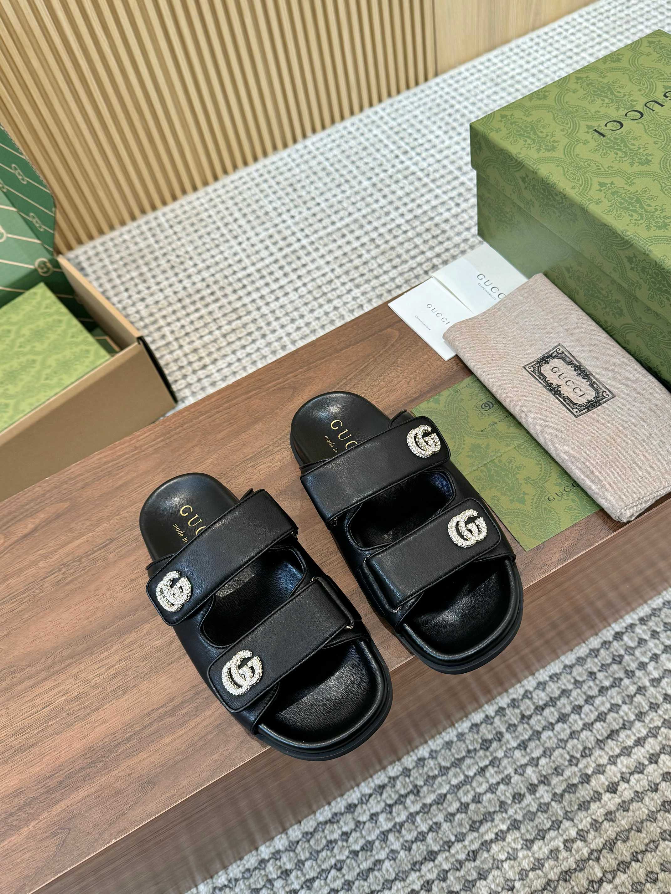 NO:240108,G Home New Edition Beach Drag Out Fabric Mixed Breed Sheepskin Inner Mixed Breed Sheepskin Midsole Water Platform Pack Mixed Breed Sheepskin (Previous Version, Printing Water Platform Not Made in Market) Outsole TPU Original Die Size 35/40, Slippers, Gucci, Slippers, Sheepskin19860909G家新版沙滩拖出 面料混种羊皮 内里混种羊皮 中底水台包混种羊皮（对版,非市场做的印刷水台） 大底TPU原版开模 码数35/40,拖鞋,gucci,slippers,sheepskin,Women's Shoes