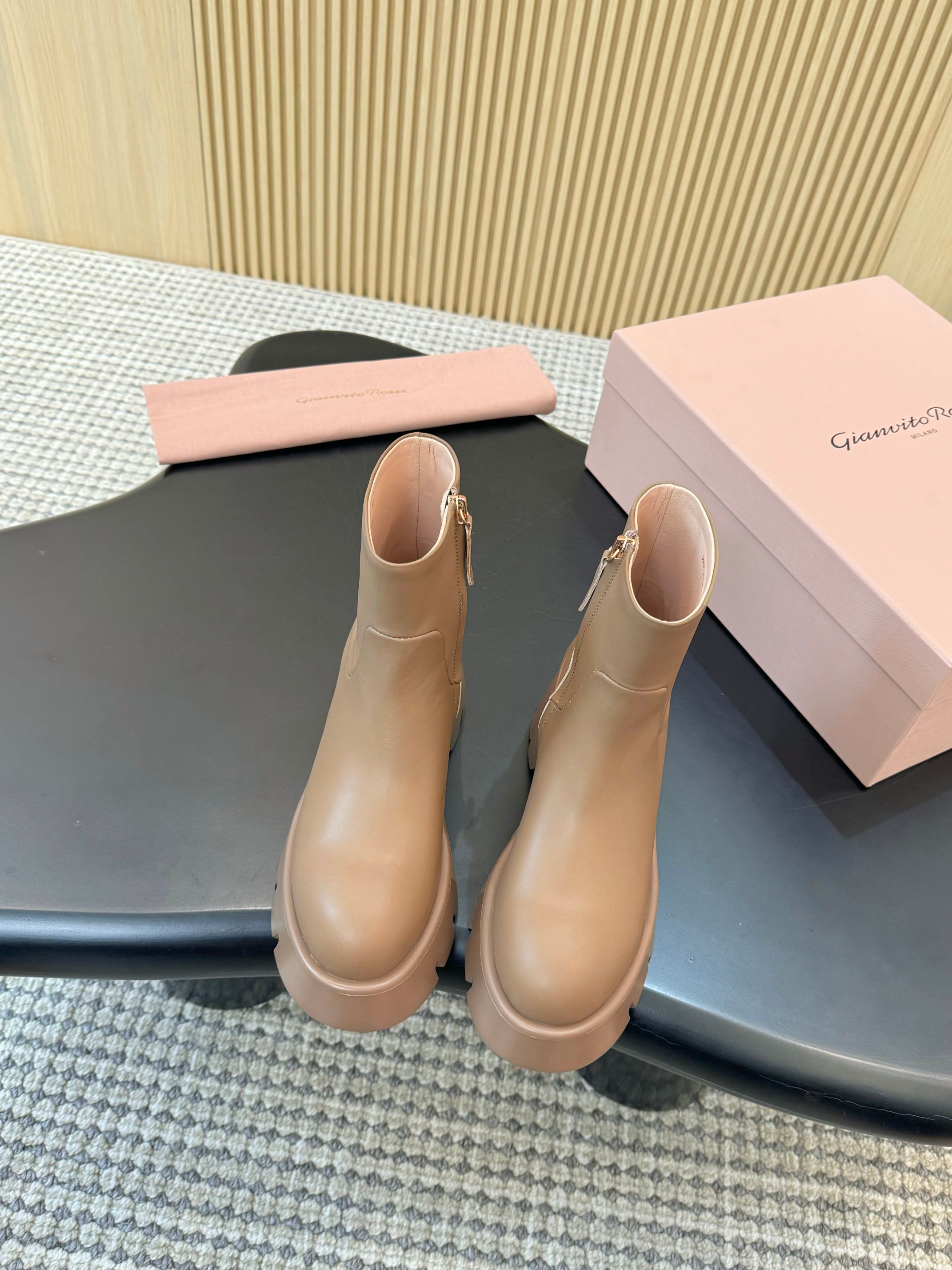 “Stylish Gianvito Rossi High-Heel Boots: Comfortable, Chic, and Perfect for Autumn and Winter” - 图片 9