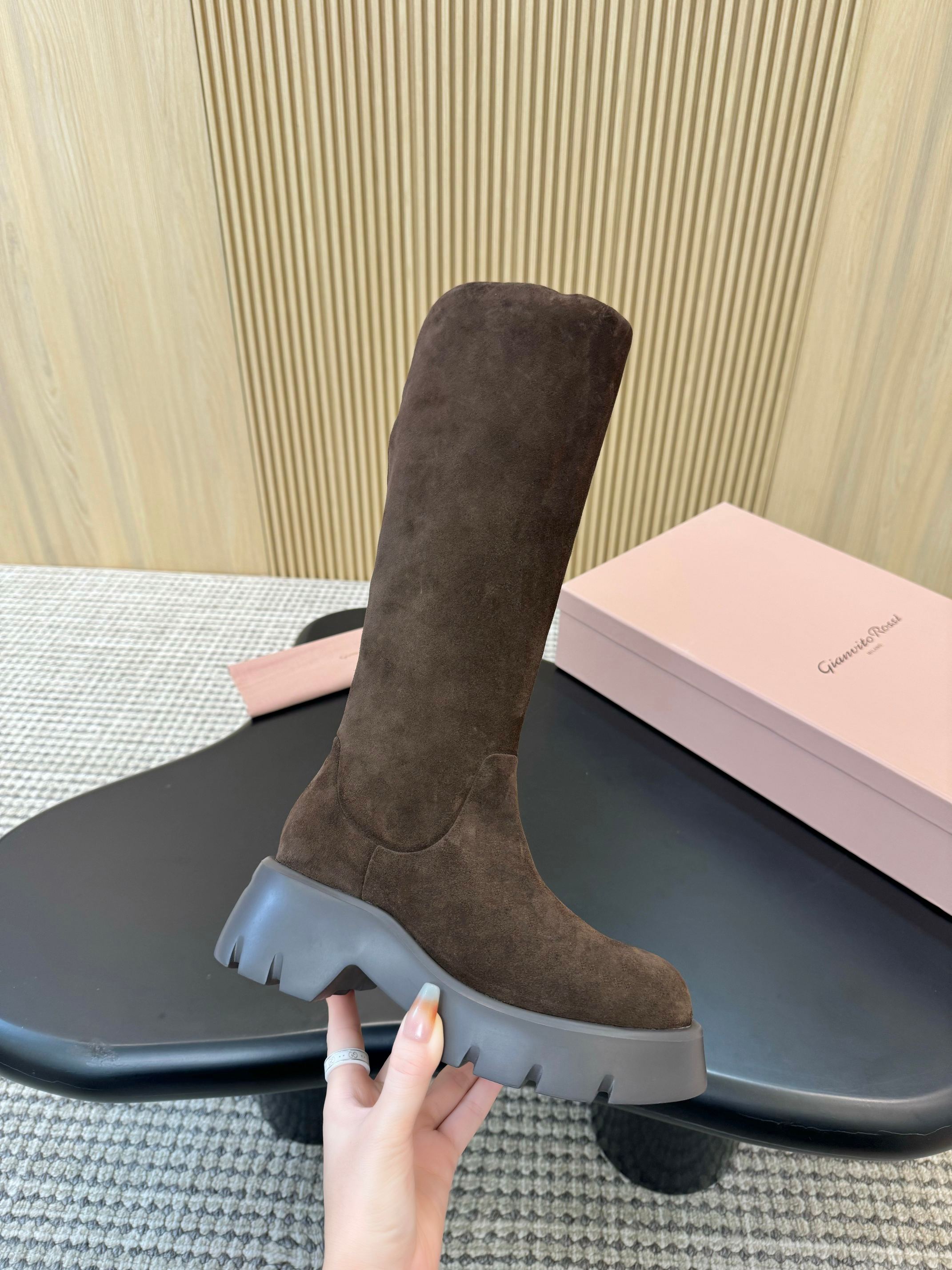 “Review of Gianvito Rossi’s 1056-Degree High-Heel Boots in Black Shiny Leather” - 图片 6