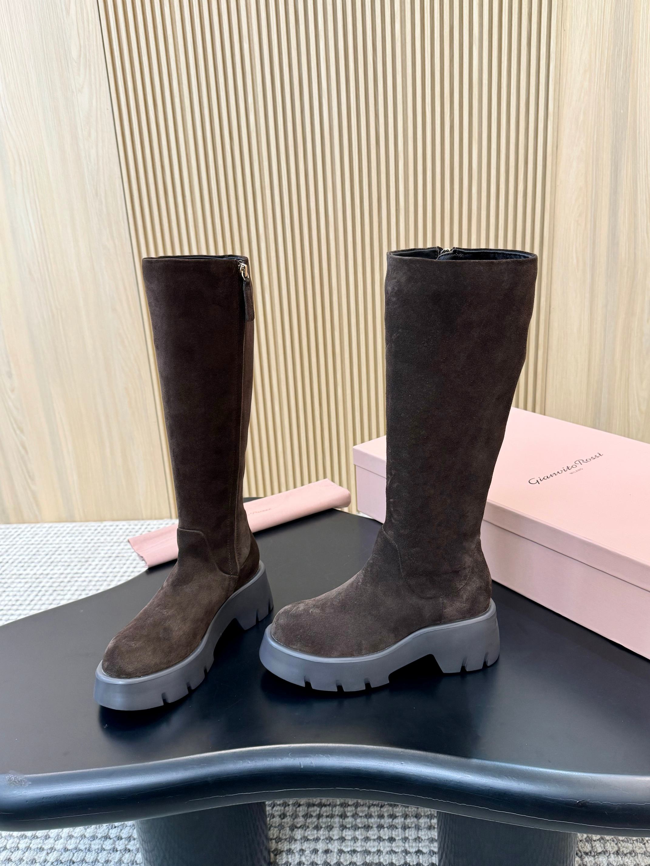 “Review of Gianvito Rossi’s 1056-Degree High-Heel Boots in Black Shiny Leather” - 图片 5