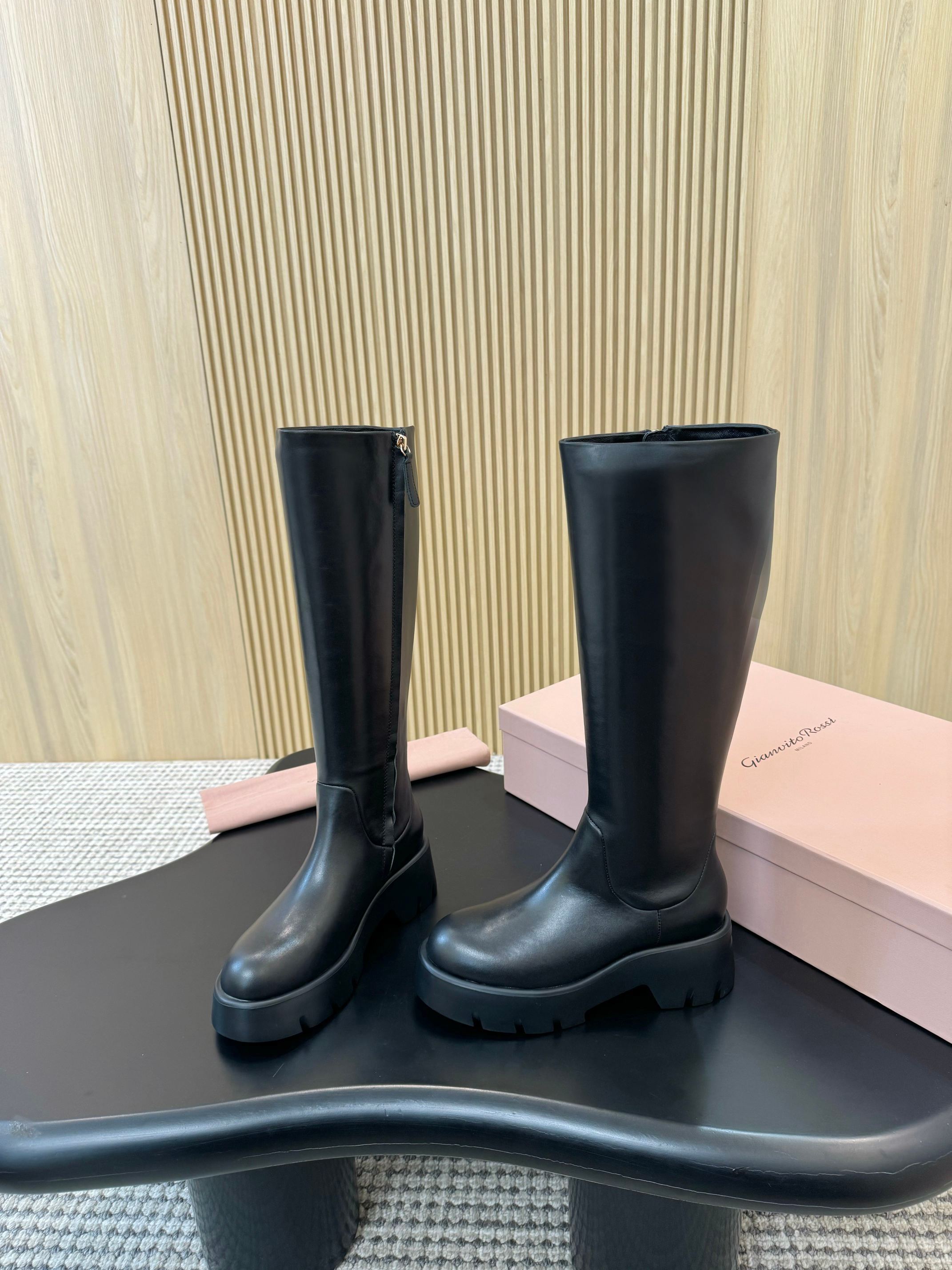 “1176 Degrees: Gianvito Rossi’s Black High-Heel Boots Review” - 图片 4