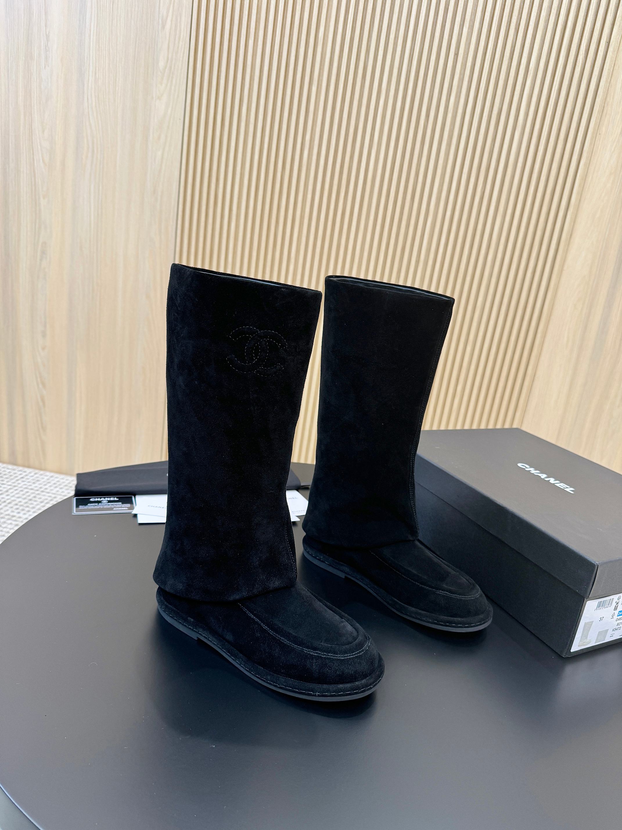 NO:478040,CHAN* knight boots, mercerized beef velvet, inner sheepskin, large sole rubber original mold opening, 35-40, boots, chanel, boots, sheepskin19860909CHAN*骑士靴 面丝光牛反绒 内里绵羊皮 大底橡胶原版开模 码数35-40,靴子,chanel,boots,sheepskin,Women's Shoes