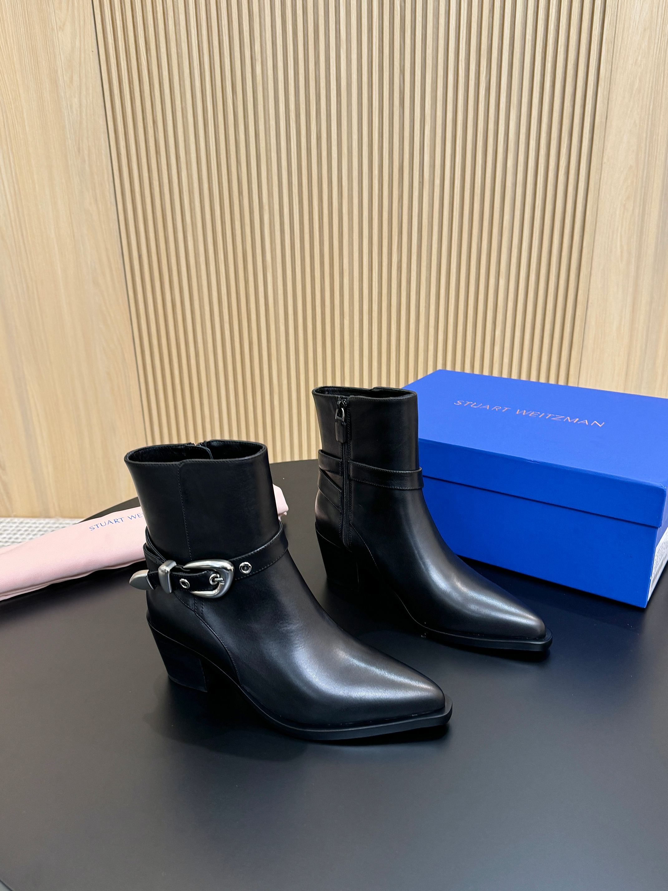 NO:536294,SW new short boots mercerated beef velvet, calfskin exclusively purchased genuine product development Customized fabric original color mercerated beef velvet/calfskin inner sheepskin large sole rubber open mold negative combination heel height 6cm yards 35-40, boots, stuart weitzman, boots, cowhide, sheepskin19860909SW新款短靴丝光牛反绒,小牛皮 独家购买正品开发 面料定制原版色丝光牛反绒/小牛皮 内里羊皮里 大底橡胶开模底片组合 跟高6cm 码数35-40,靴子,stuart weitzman,boots,cowhide,sheepskin,Women's Shoes