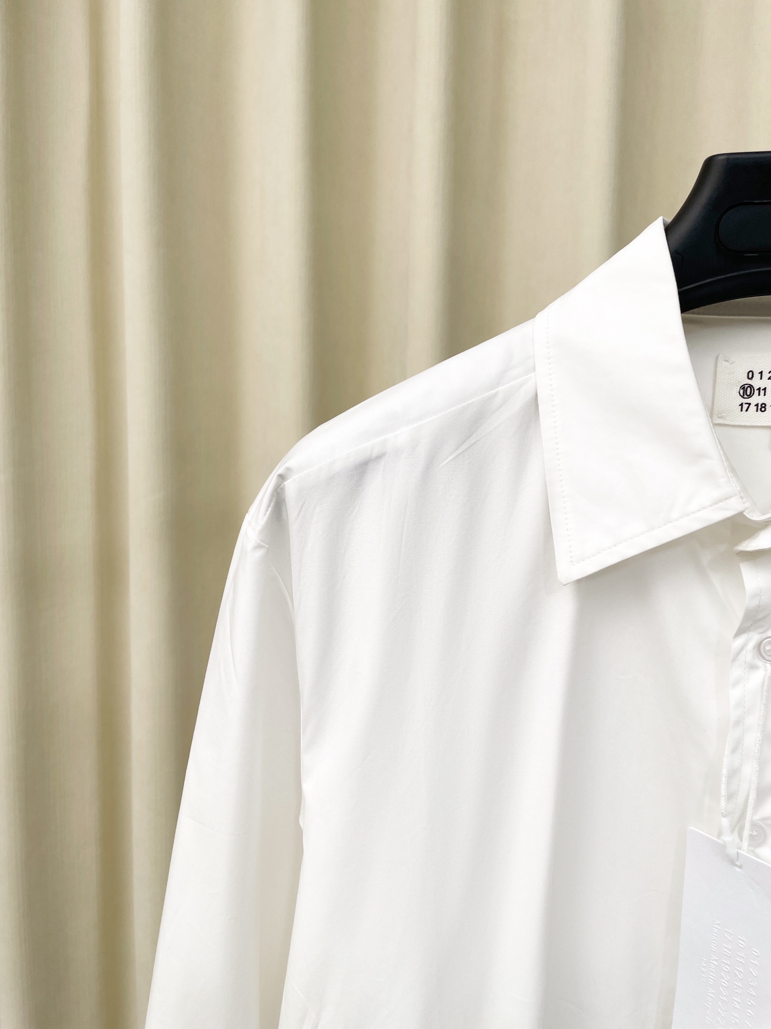 Maison Margiela MM6 Magira Embroidered Shirt Review: Oversized H-Contour Design - 图片 7