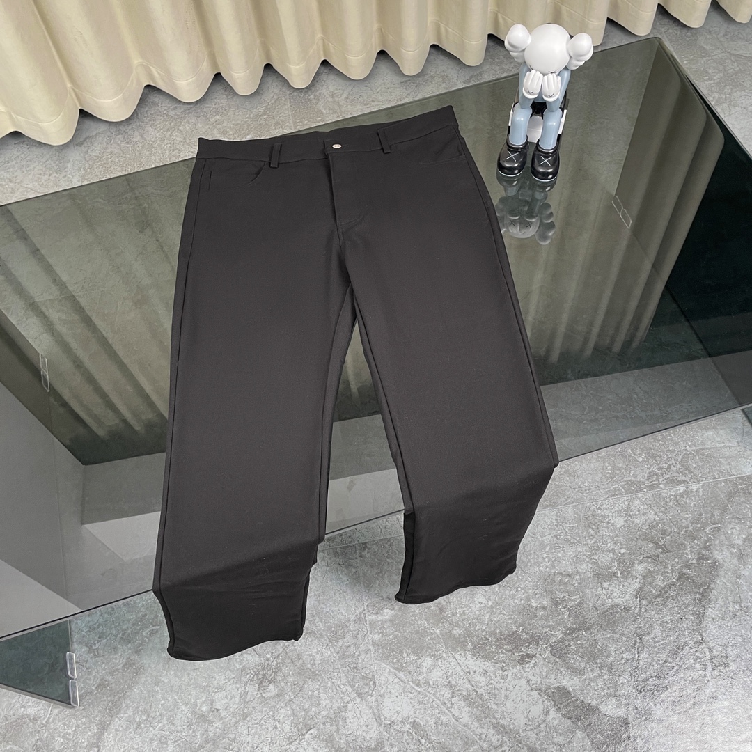 Trendy Men’s Micro-Pants Collection: Maison Margiela, Kenjima, and Göker