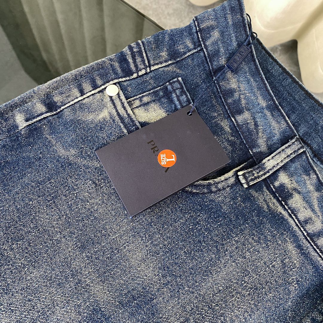 Luxurious PRADA Leather Label Jeans: Exquisite Design, High Quality, Global Launch - 图片 9