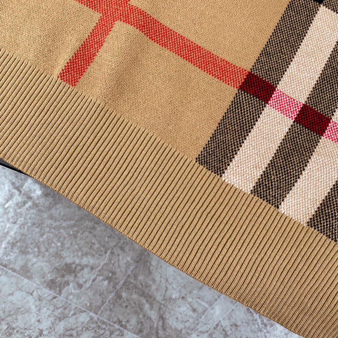 Burberry Barbara’s Classic Knitted Sweaters with High-Quality Velvet – Khaki Color, SM L Size - 图片 6