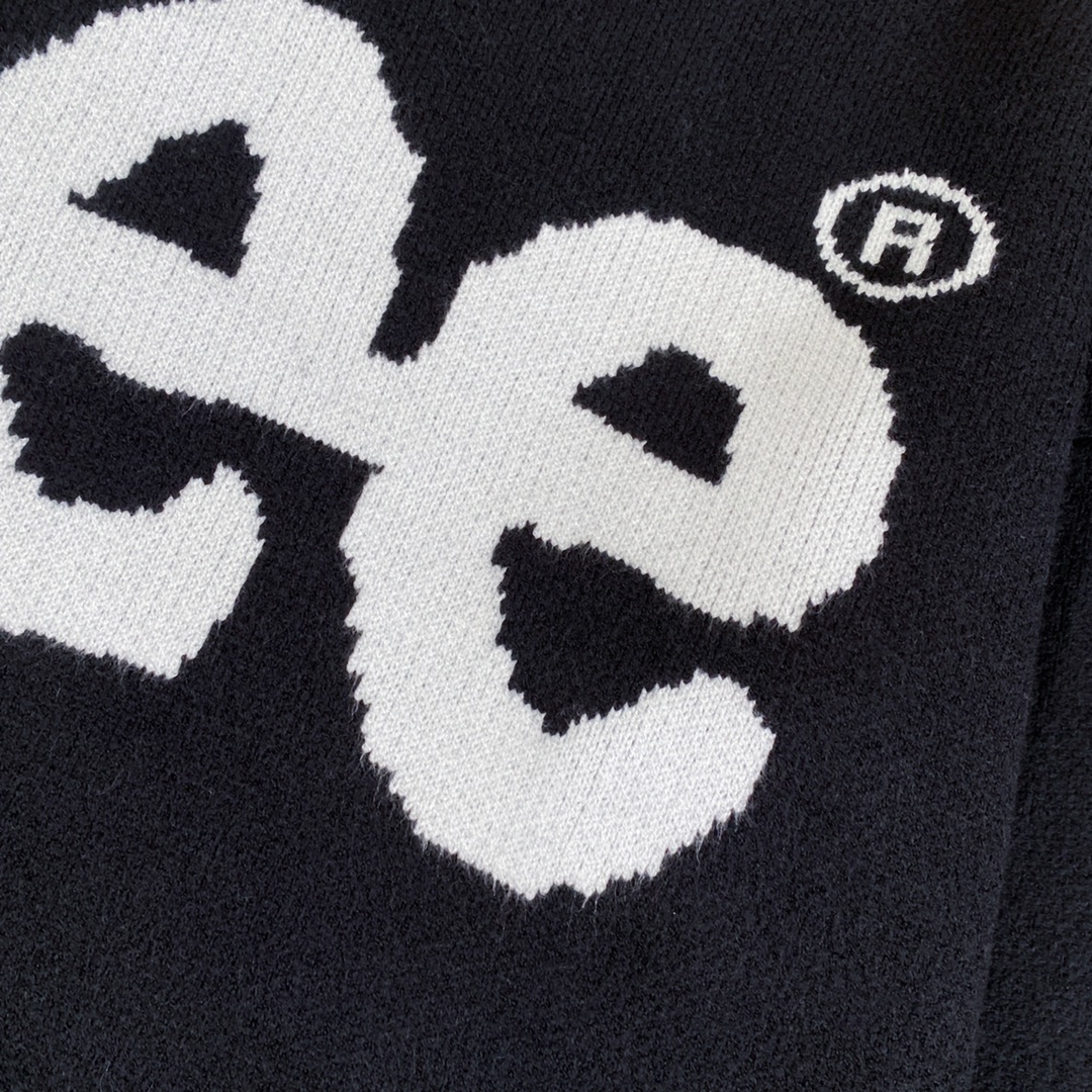 Classic Lee’s Blouse-Blank Sweater: Timeless Style, Simple Design, Versatile and Unisex. - 图片 4