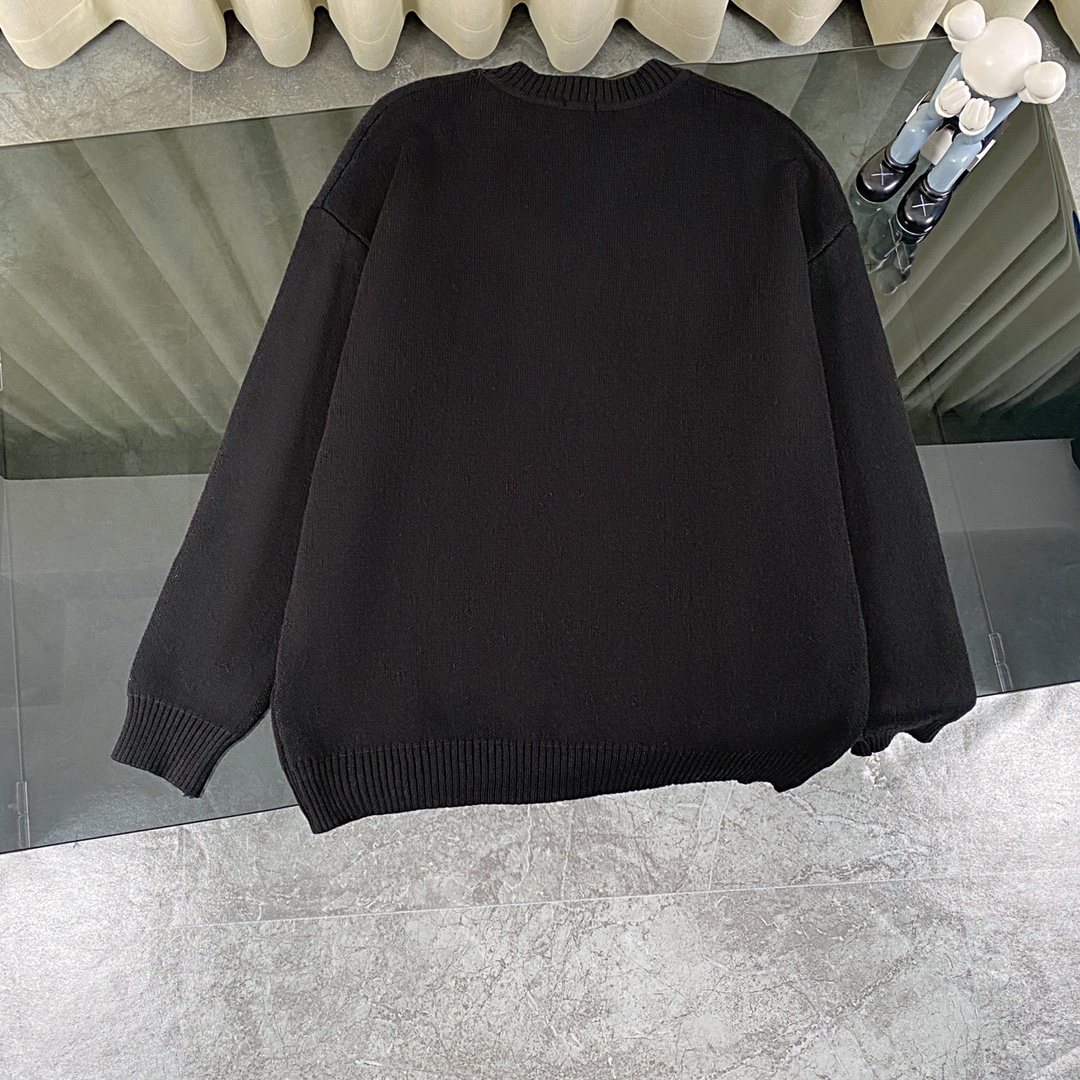 Classic Lee’s Blouse-Blank Sweater: Timeless Style, Simple Design, Versatile and Unisex. - 图片 2