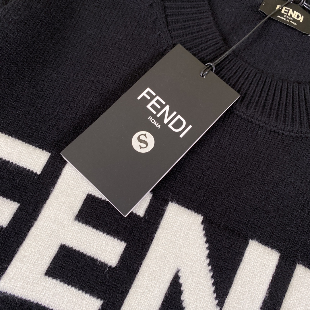 FENDI Classic Logo Sweater with Round Collar in Black and White, SML Size - 图片 9