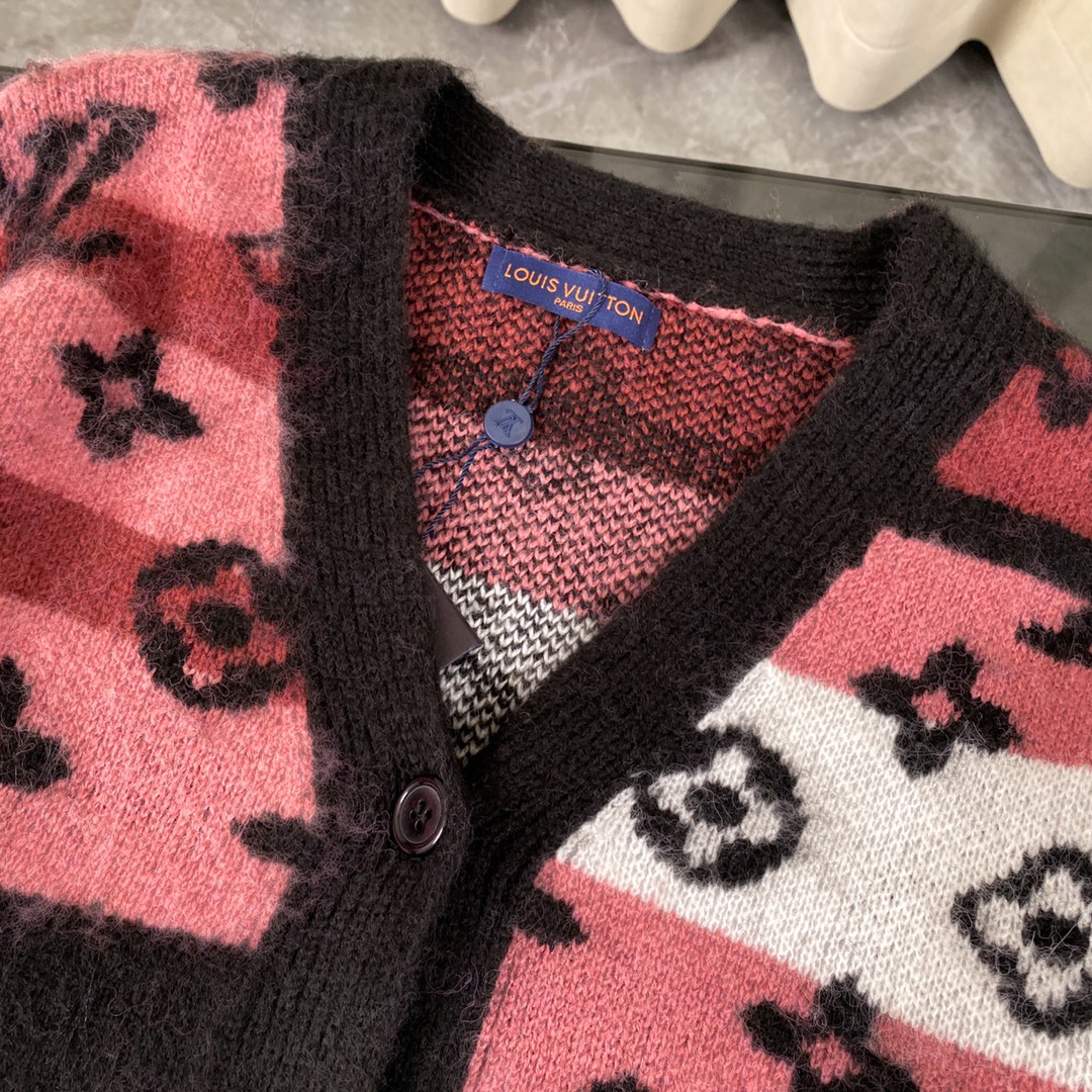 Louis Vuitton Red Horse Hair Knitted Sweater with High-Quality Materials - 图片 3