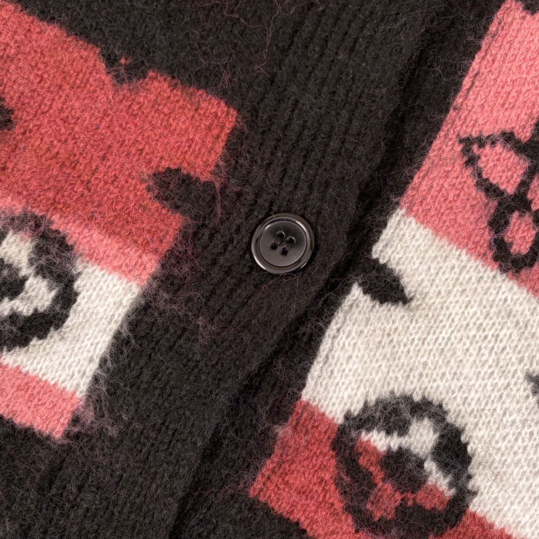 Louis Vuitton Red Horse Hair Knitted Sweater with High-Quality Materials - 图片 4