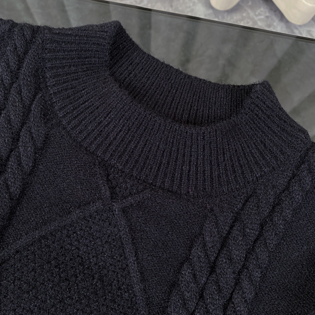 Burberry Barbory Black Plaid Sweater: Classic Style for Young Men and Women - 图片 5
