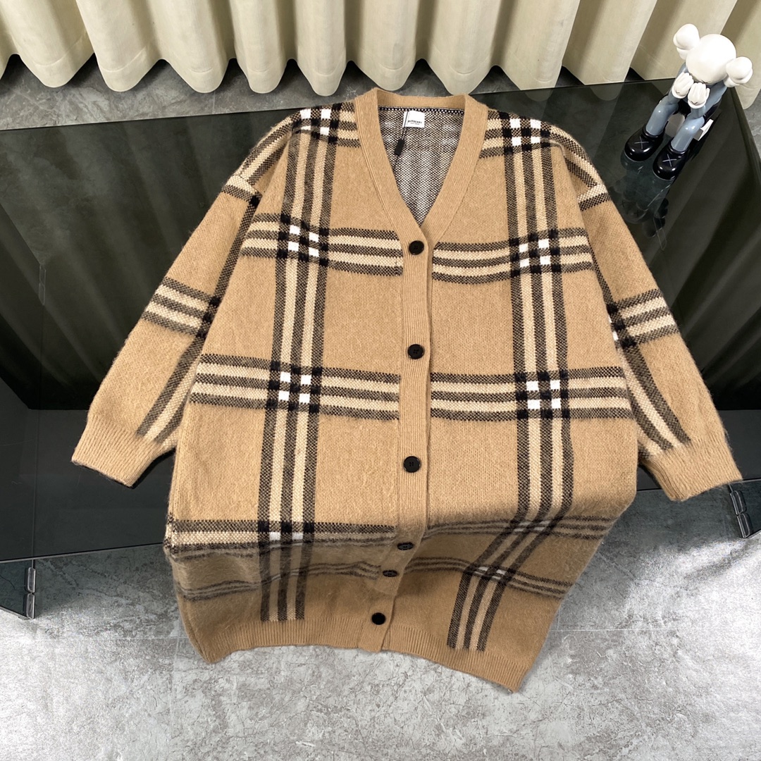 Burberry Barboli’s High-Quality Autumn/Winter Sweater Collection: Fashion and Personality - 图片 1