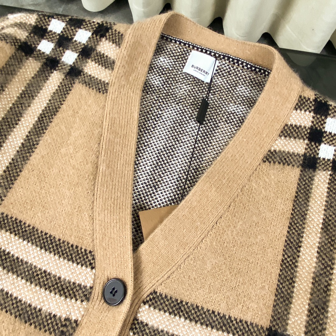 Burberry Barboli’s High-Quality Autumn/Winter Sweater Collection: Fashion and Personality - 图片 3