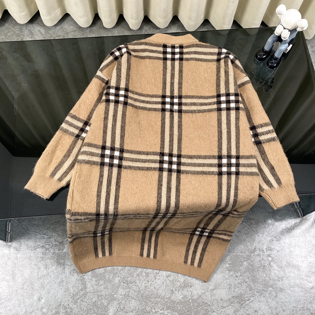 Burberry Barboli’s High-Quality Autumn/Winter Sweater Collection: Fashion and Personality - 图片 2