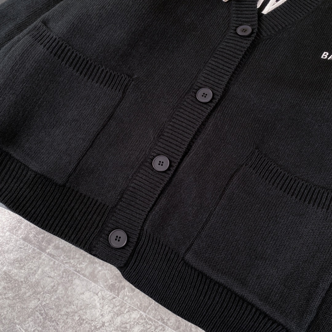 Luxurious Balentiaga FW23 Paris Sweater Coats with Intricate Embroidery and Soft Comfort - 图片 5