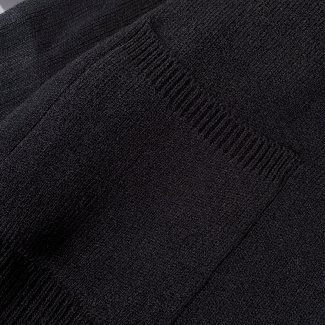 Luxurious Balentiaga FW23 Paris Sweater Coats with Intricate Embroidery and Soft Comfort - 图片 6