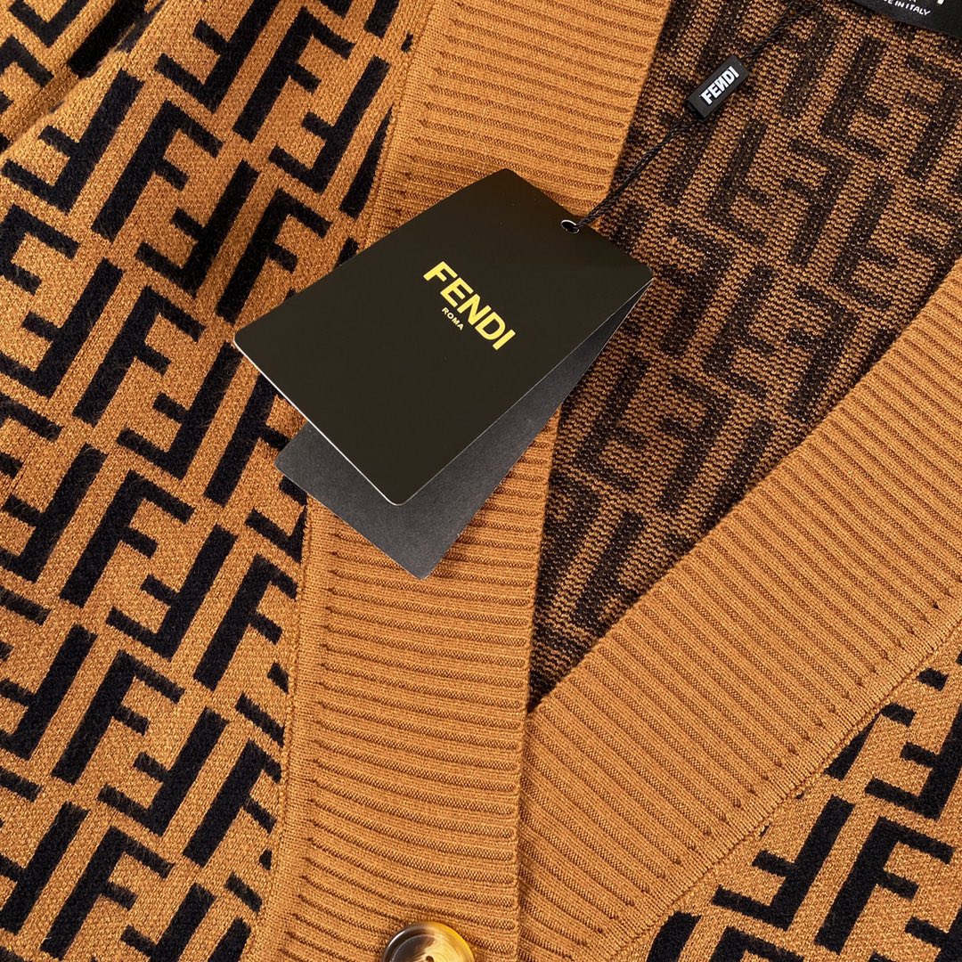 FENDI/Fendy Sweater Collection: Luxurious, High-Quality Knits for Men’s Fashionistas - 图片 4