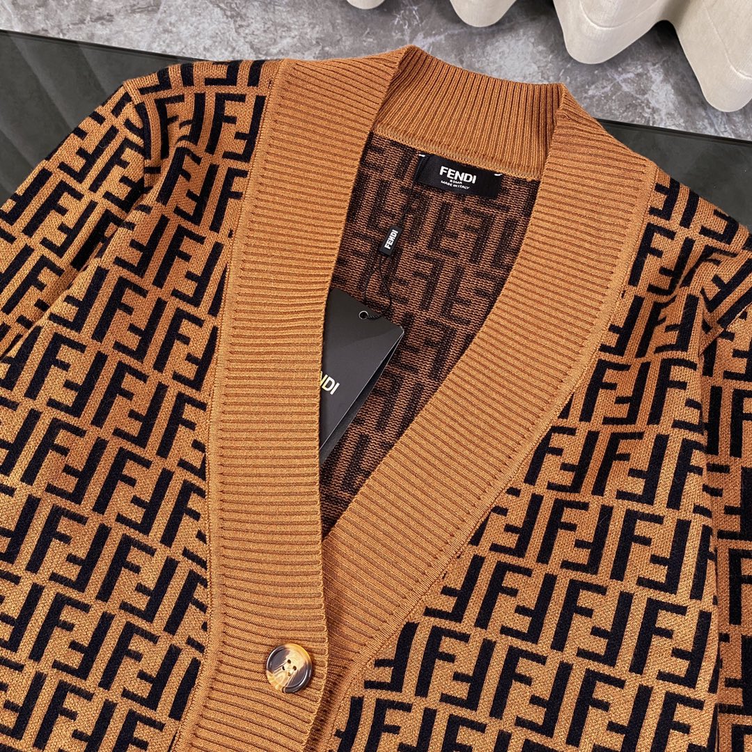 FENDI/Fendy Sweater Collection: Luxurious, High-Quality Knits for Men’s Fashionistas - 图片 3