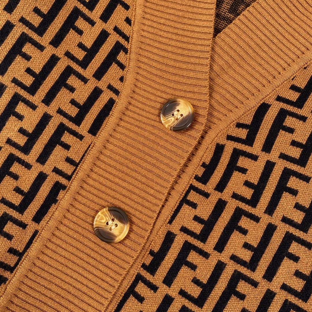 FENDI/Fendy Sweater Collection: Luxurious, High-Quality Knits for Men’s Fashionistas - 图片 7