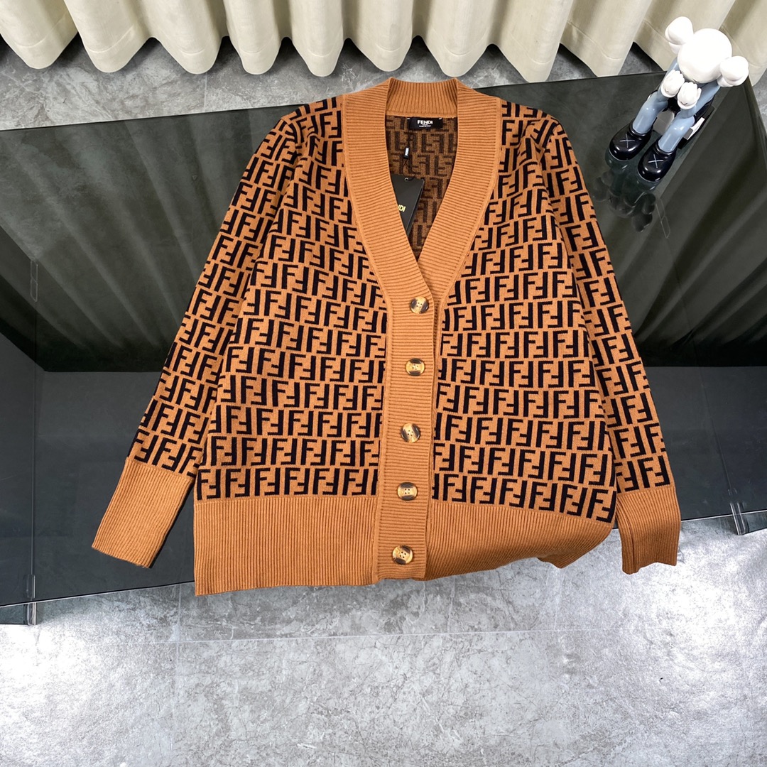 FENDI/Fendy Sweater Collection: Luxurious, High-Quality Knits for Men’s Fashionistas - 图片 1