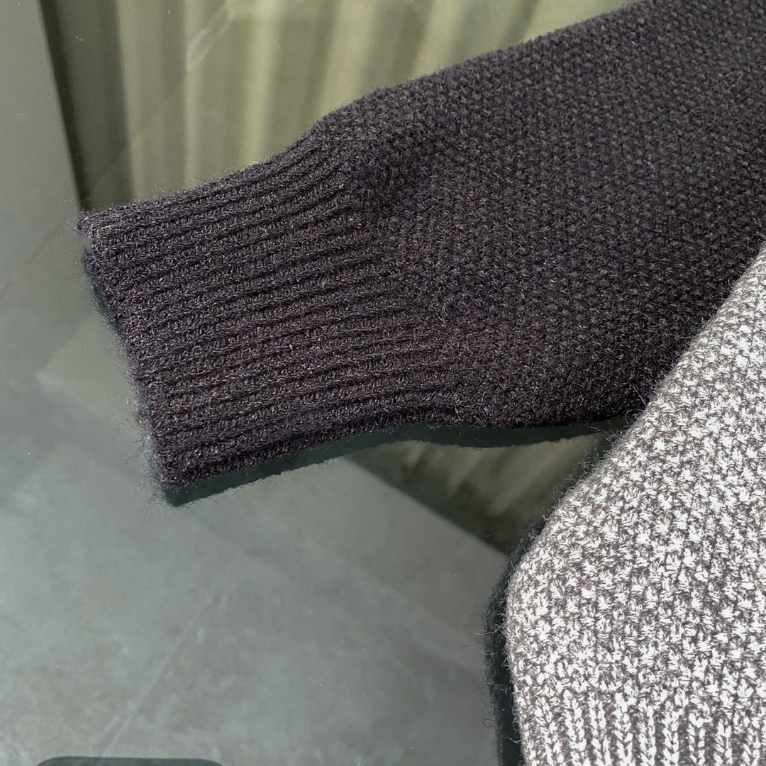 Chic Embroidered Sweater Collection from ChromeHearts: Retro Style, Unique Knit Threads, Versatile Fashion Statement - 图片 7