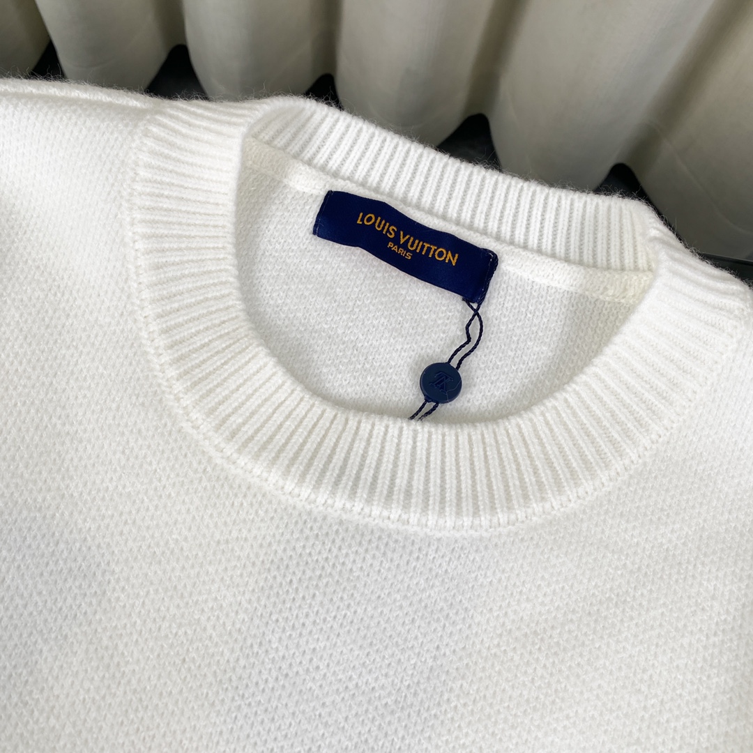 LV Classic Wool Sweater with Floral Detail in Grey and White, Sizes S-L - 图片 9