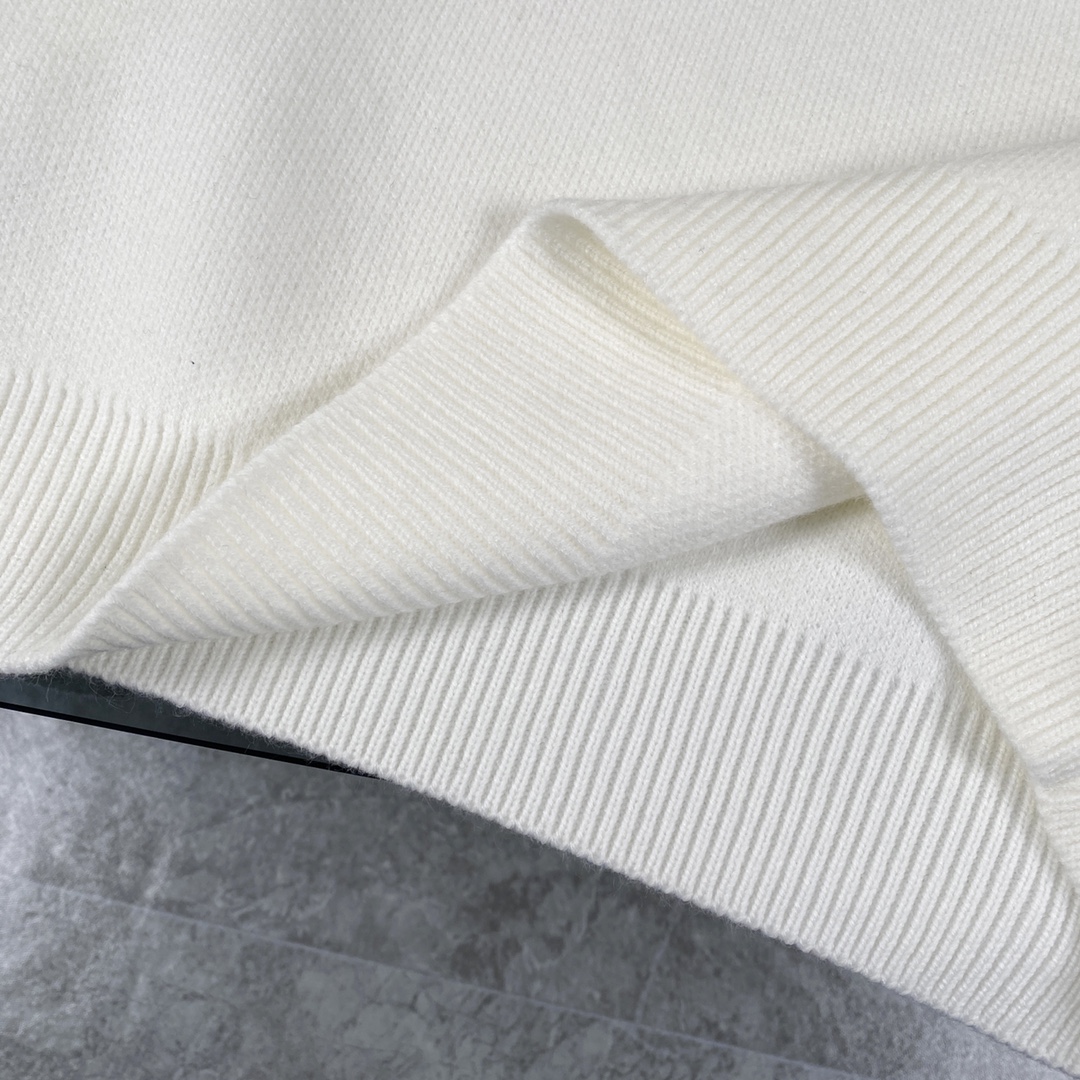Chanel 360: Original High-Quality Wool Sweater with Classic Design - 图片 7
