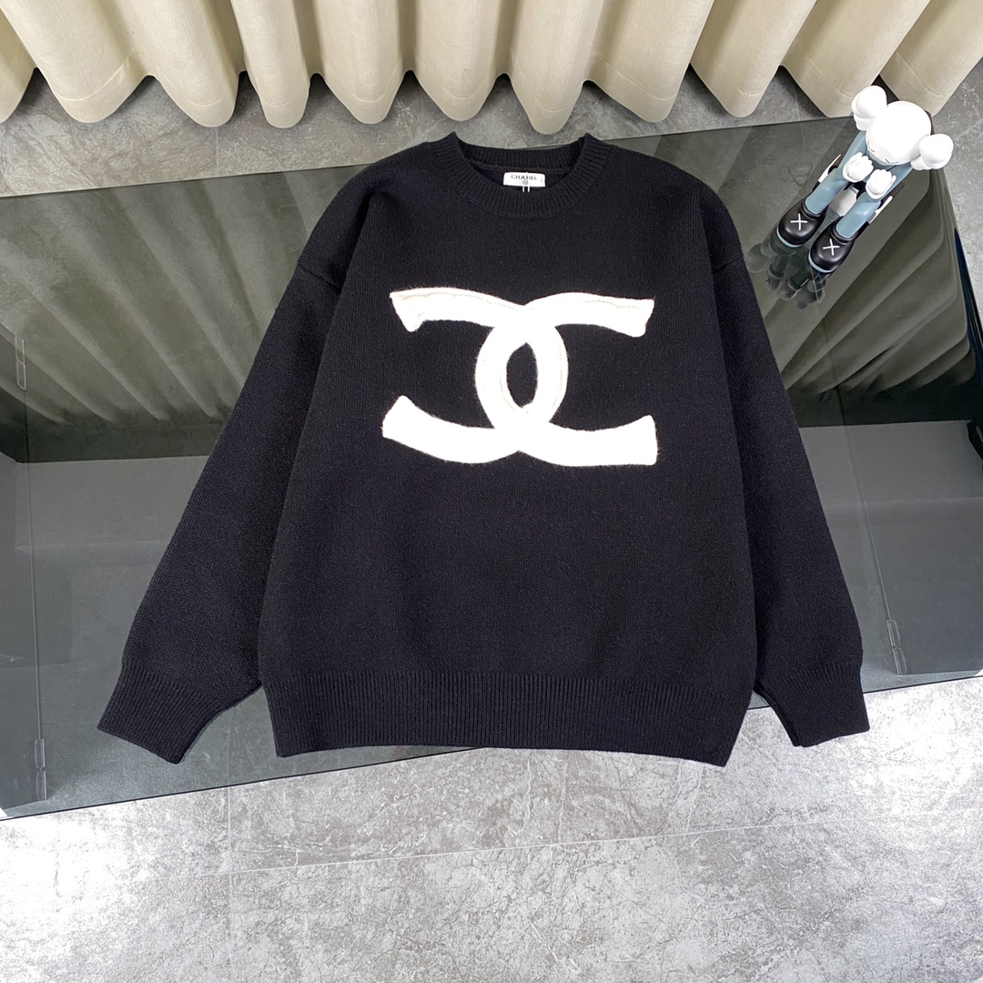 Chanel 24ss Sweater Coat: High-Quality Original Design in Black and White