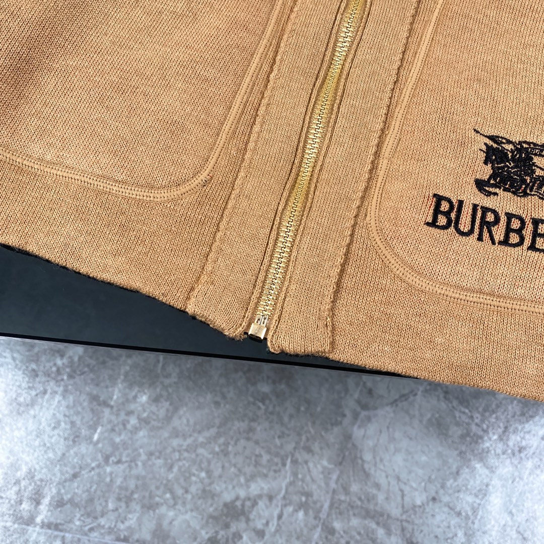 Luxury Wool Sweater: Burberry’s Classic Double-Faced Design with German-Imported Flowering - 图片 7