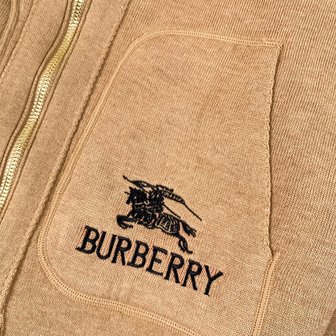Luxury Wool Sweater: Burberry’s Classic Double-Faced Design with German-Imported Flowering - 图片 9