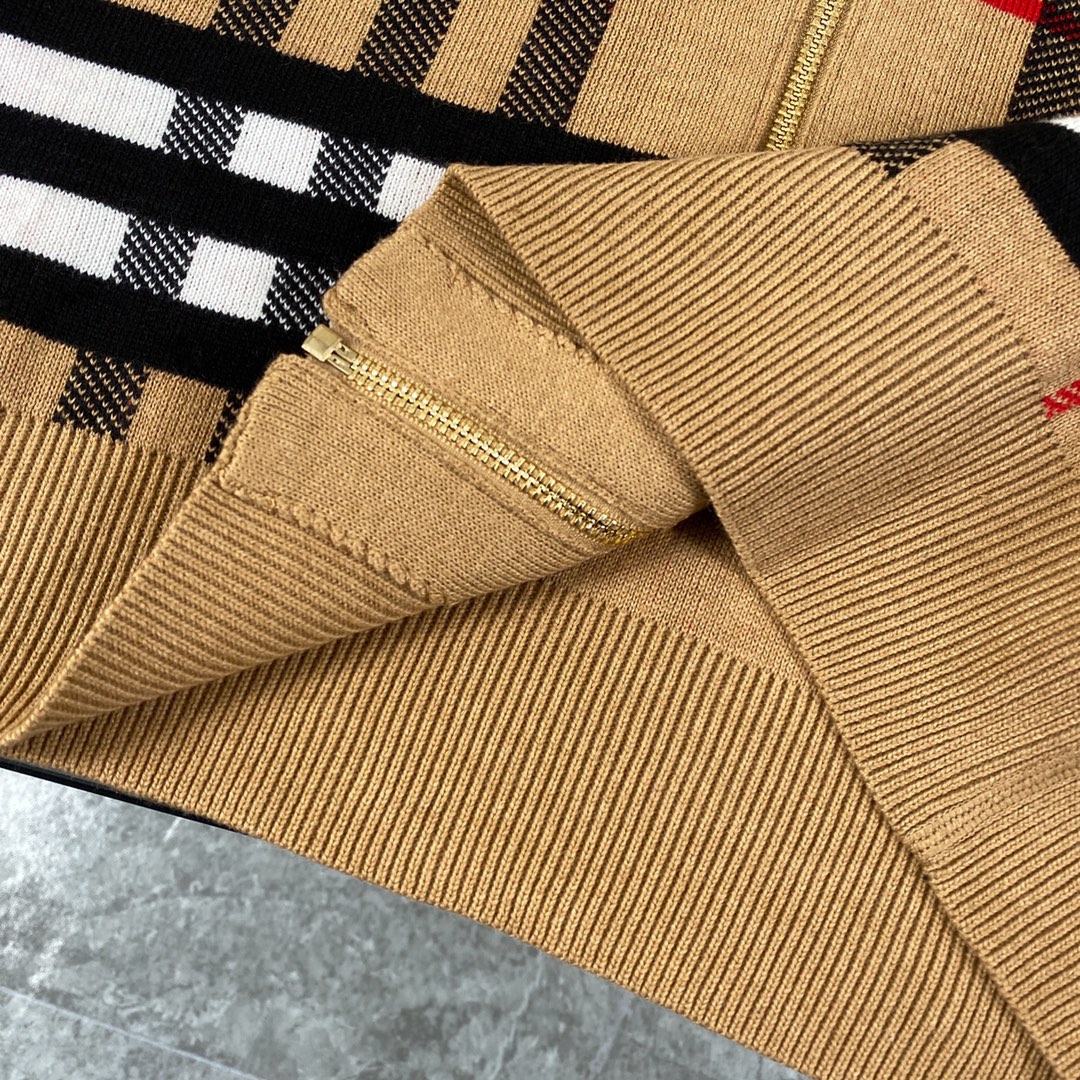 Luxury Wool Knit Shirt by Burberry: Classic Design, German-made, Perfect for Fashion Enthusiasts - 图片 7