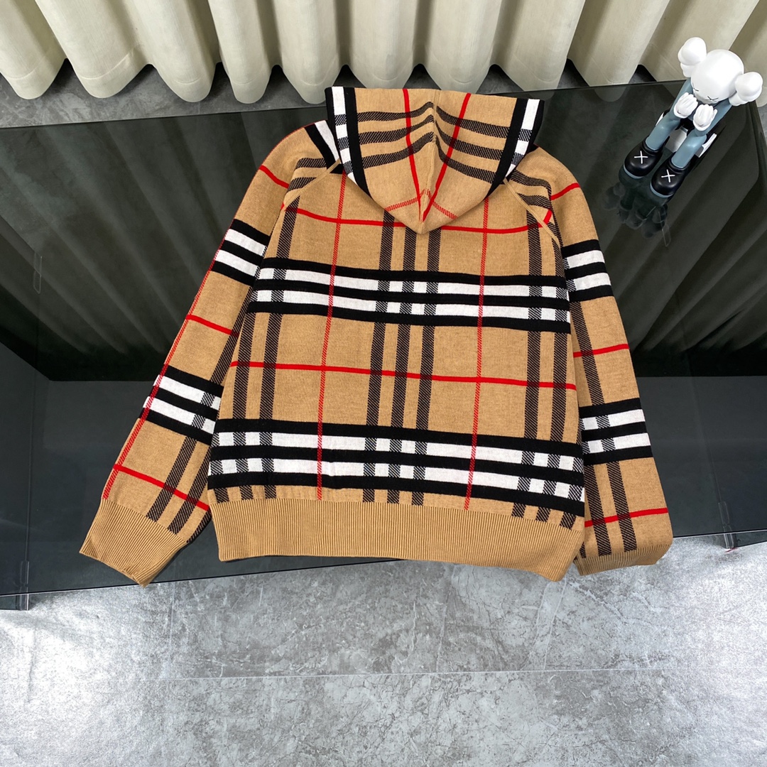 Luxury Wool Knit Shirt by Burberry: Classic Design, German-made, Perfect for Fashion Enthusiasts - 图片 2