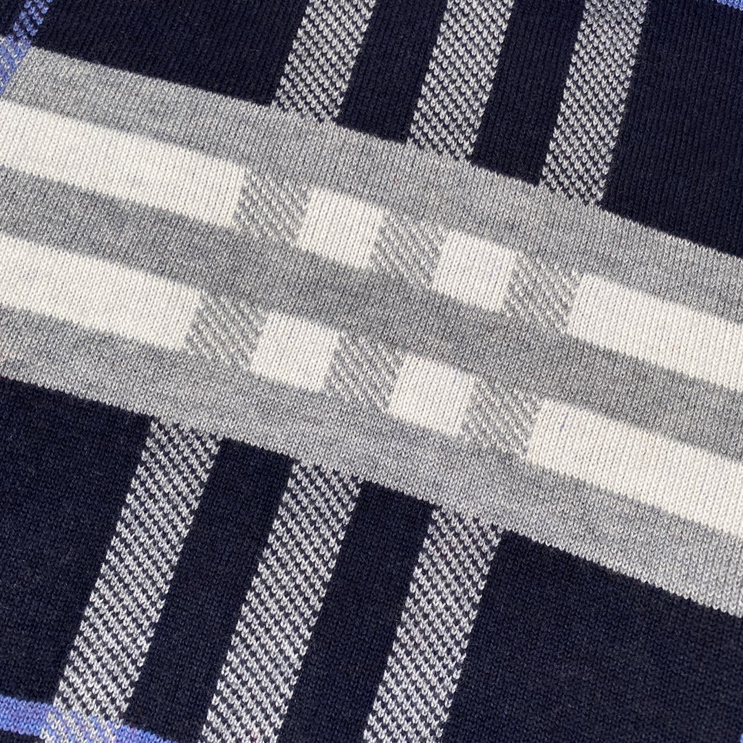 Luxury Wool Knit Shirt by Burberry: Detailed Features and Classic Design - 图片 9