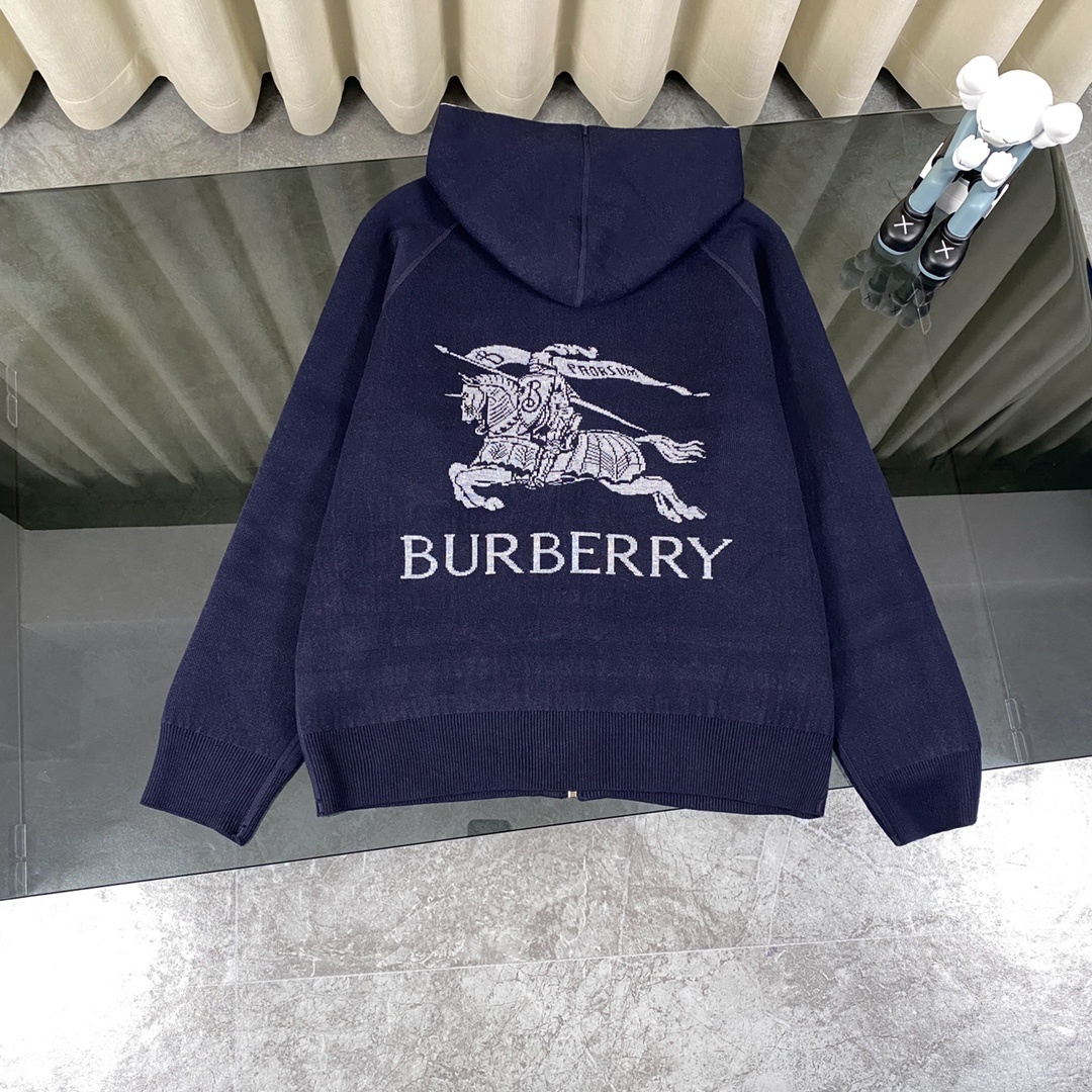 Luxurious Double-Sided Wool Knit Shirt by Burberry: Retro Elegance and Comfort - 图片 2