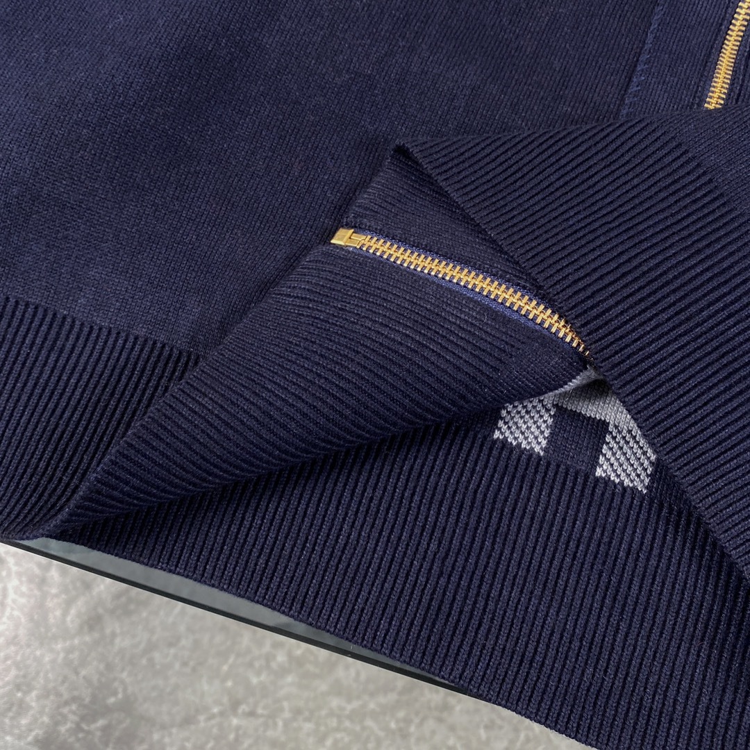 Luxurious Double-Sided Wool Knit Shirt by Burberry: Retro Elegance and Comfort - 图片 6