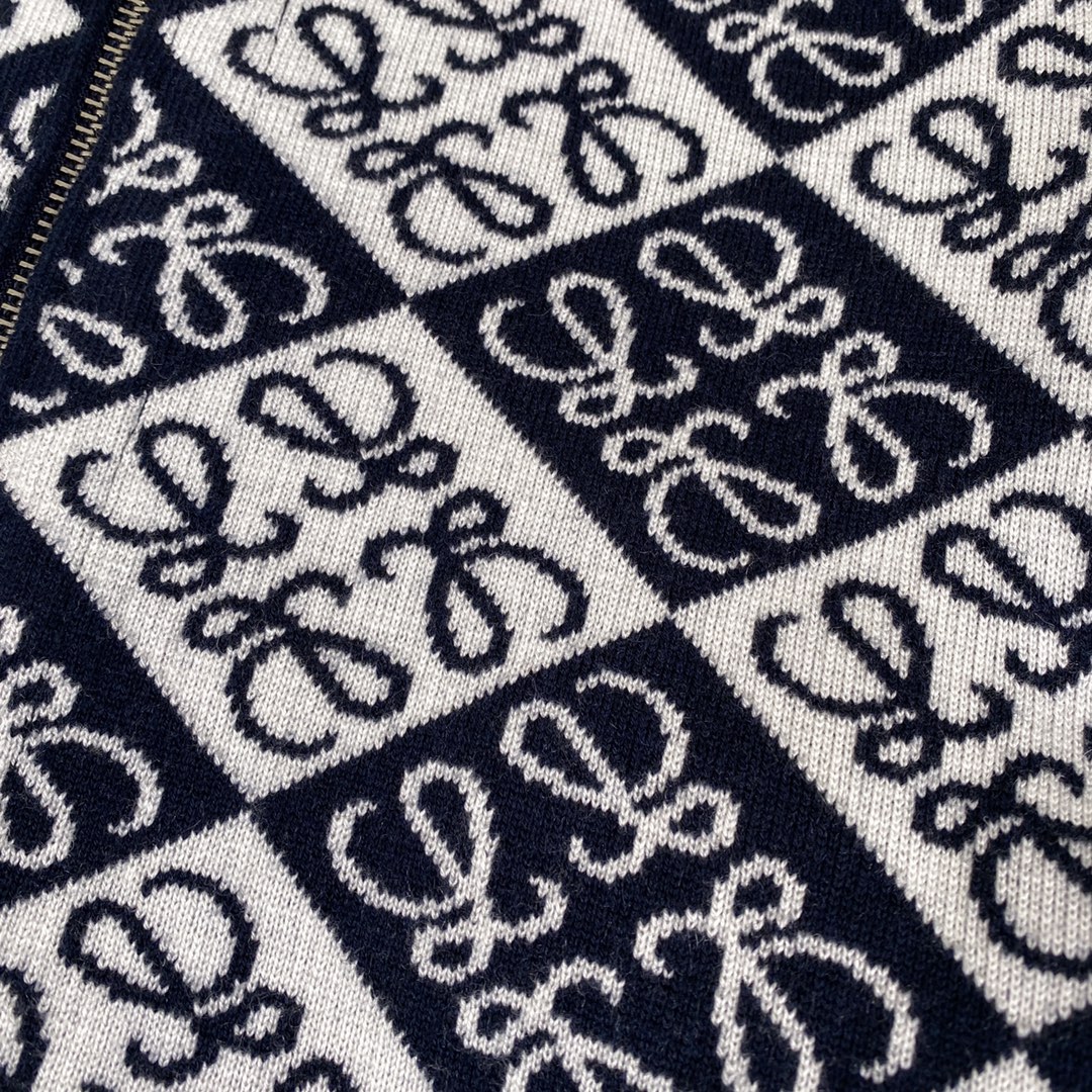 Luxurious Wool Sweater by Loewe: Classic Logo Design, High-Quality Materials, Windproof Features - 图片 9