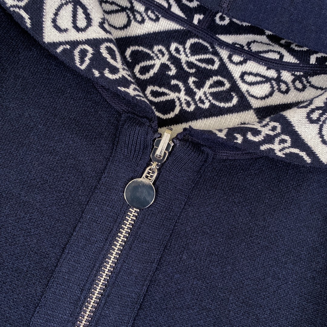 Loewe Wool Sweater with Logo Design and Windproof Features - 图片 5