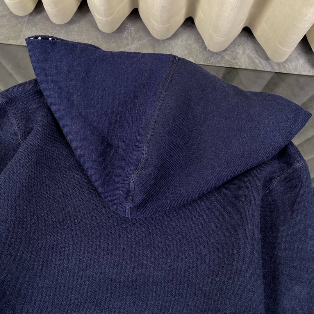 Loewe Wool Sweater with Logo Design and Windproof Features - 图片 3