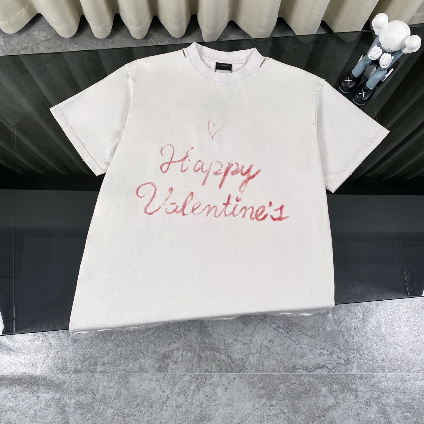 P95 Balenciaga 2025 edición limitada de San Valentín, camiseta que enamora a cualquiera. Esta camiseta de manga corta c…