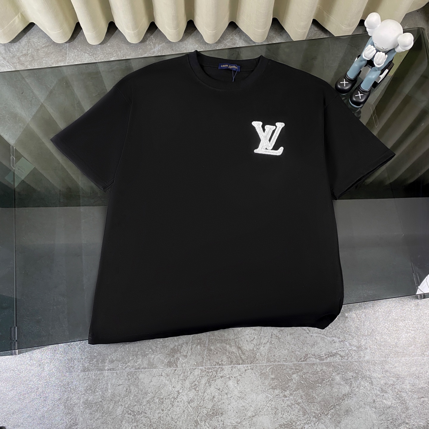 P75 LOUIS VUITTON/Louis Vuitton LV 25ss nueva camiseta clásica de manga corta con cuello redondo bordada con logotipo d…
