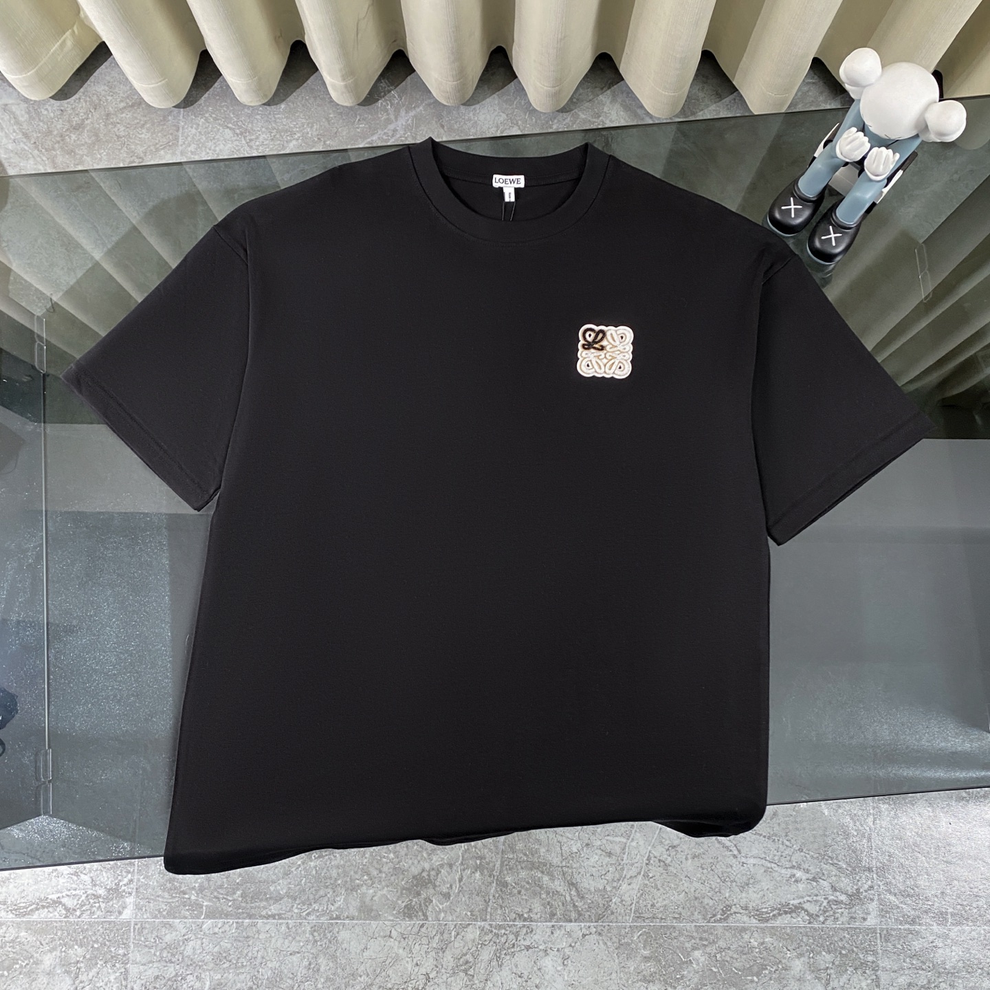 @90 Loewe L0EWE clásico minimalista de color sólido con logotipo bordado, camiseta de cuello redondo de manga corta, 30…