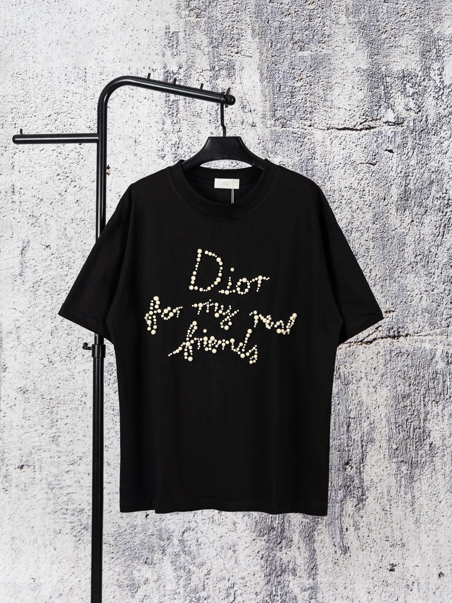 @ 90 Dior Dior 2026 Camiseta de manga corta con cuello redondo y letras nuevas perlas La camiseta de manga corta de Dio…