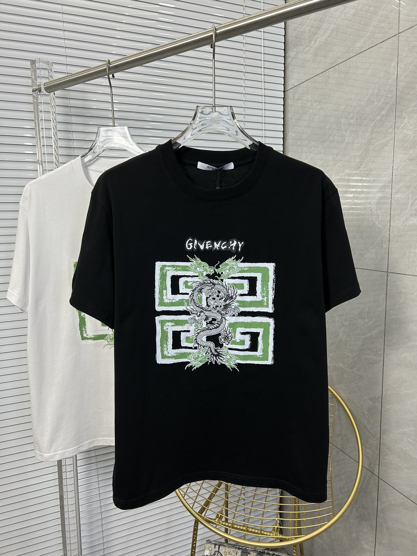 GVC Givenchy 24 latest couple short sleeve T-shirt top printed logo design fabr