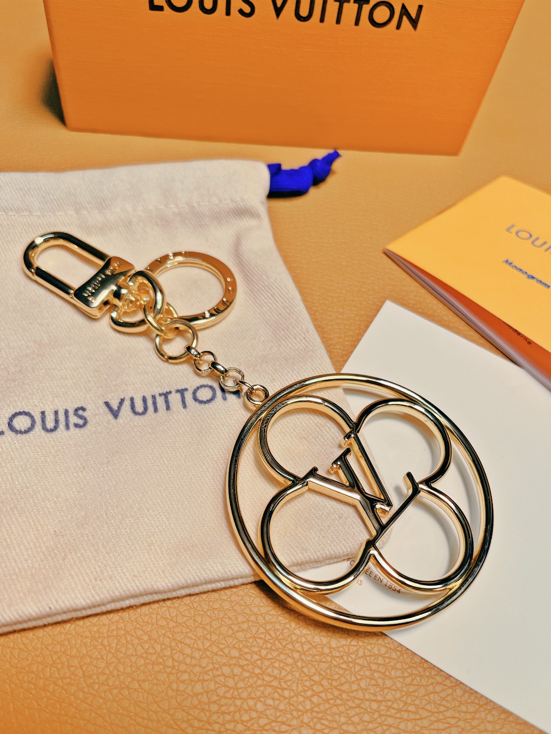 Flower Finesse Stainless Steel Keychain
