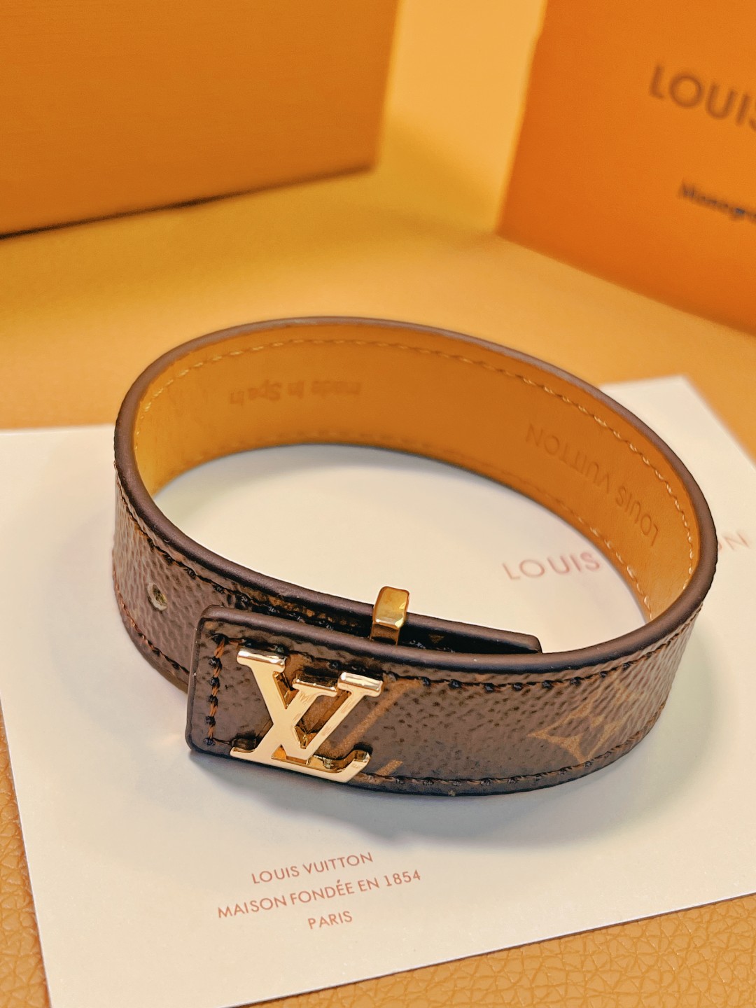 Wat is de beste plek om replica te kopen
 Louis Vuitton Sieraden Armbanden Unisex