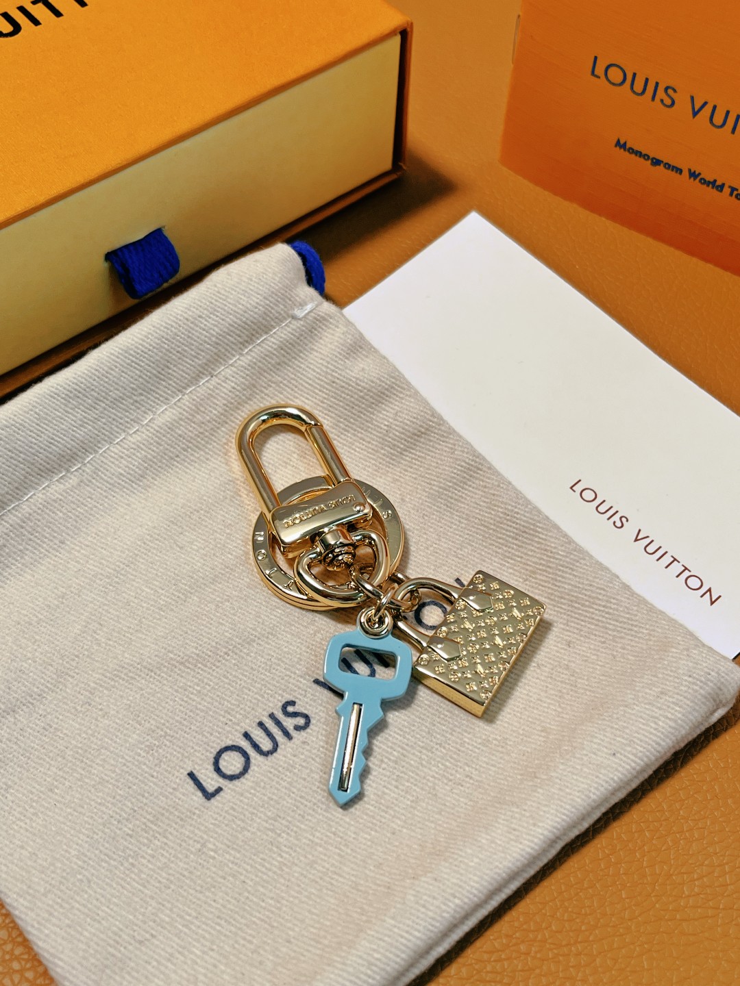 Designer lock and key keychain front view